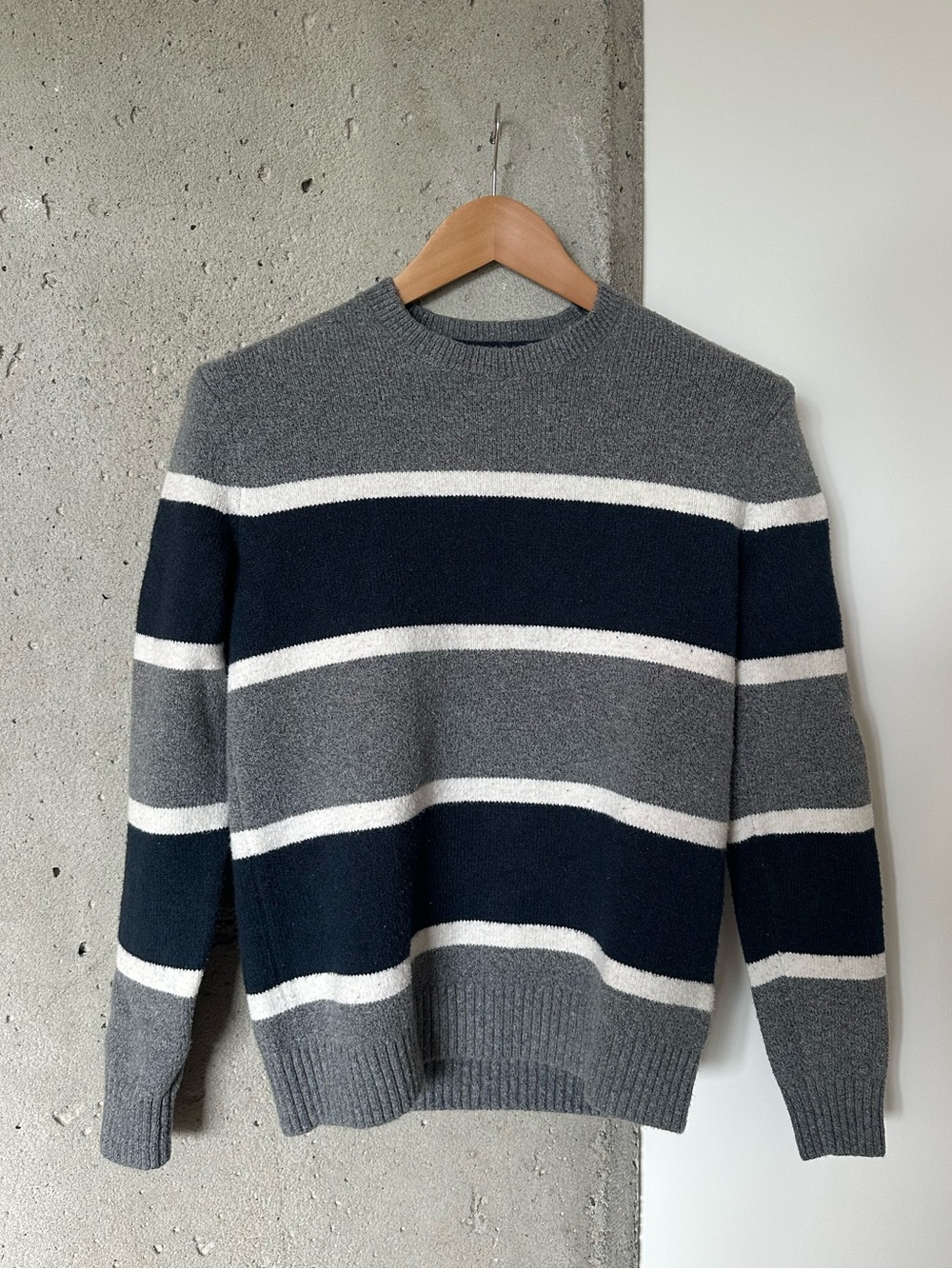Banana Republic Factory Grey, Navy & White Striped Crewneck Sweater XS